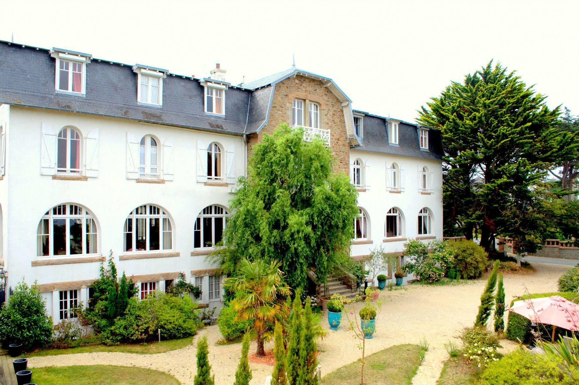 Park Hotel Bellevue Trégastel Exteriör bild